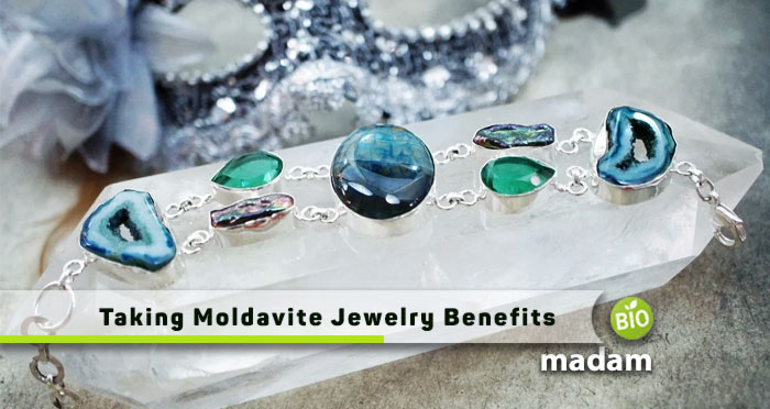 Taking-Moldavite-Jewelry-Benefits