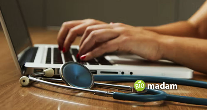 Stethoscope-with-a-laptop