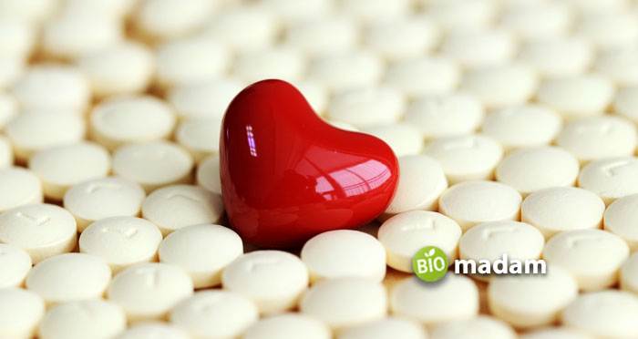 A-heart-shape-between-pills