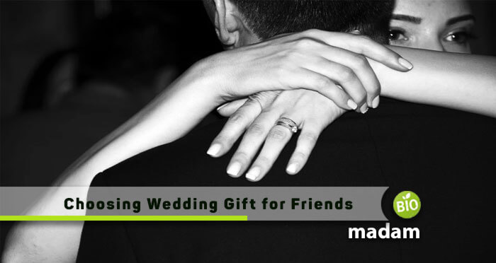 Choosing-Wedding-Gift-for-Friends