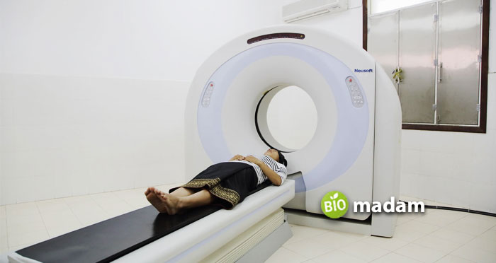 Woman-on-CT-scan-Machine