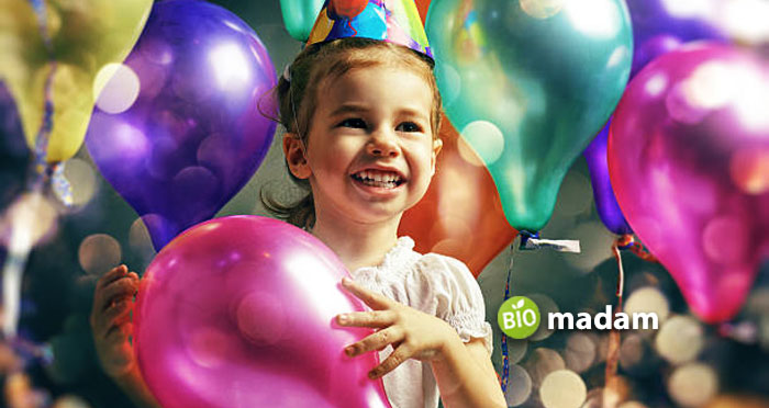 Little-girl-happy-in-balloons