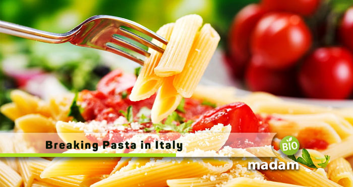 Breaking-Pasta-in-Italy