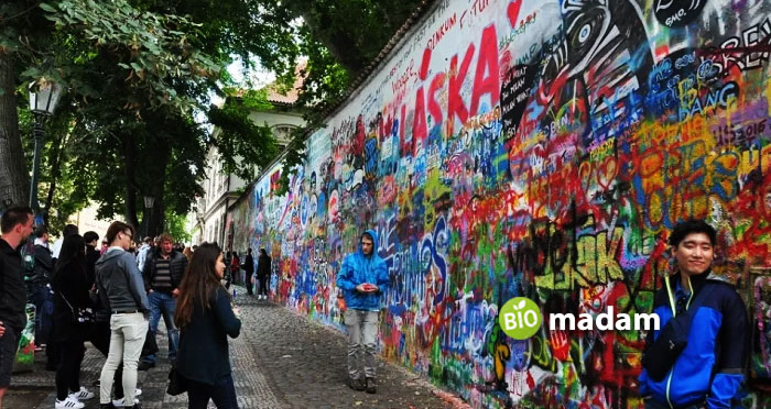 John-Lennon-Wall